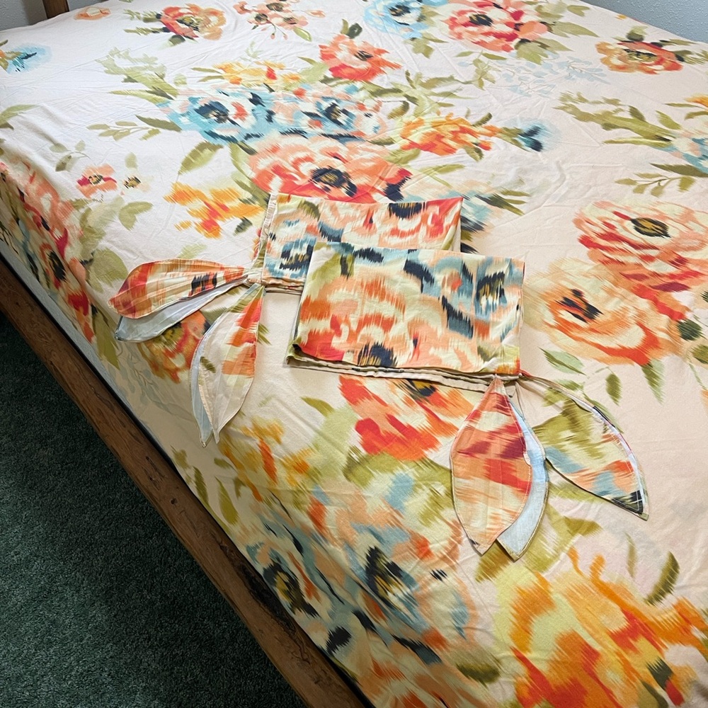 Urban Outfitters Home Floral Duvet Cover Queen Size